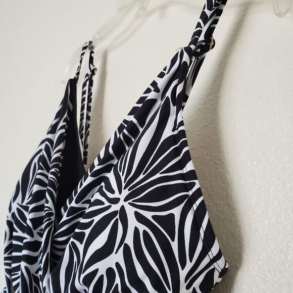 Lands End Womens M Swim Dress Built in Bra Lined Swimsuit Summer Vacation - Picture 8 of 16